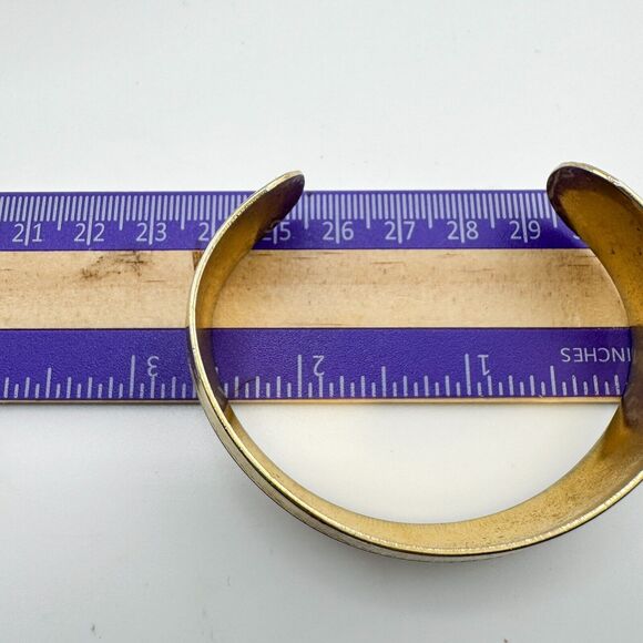 Vintage Filigree Gold Tone Cuff Bracelet Scrollwork Hero Chunky Retro - Picture 7 of 7